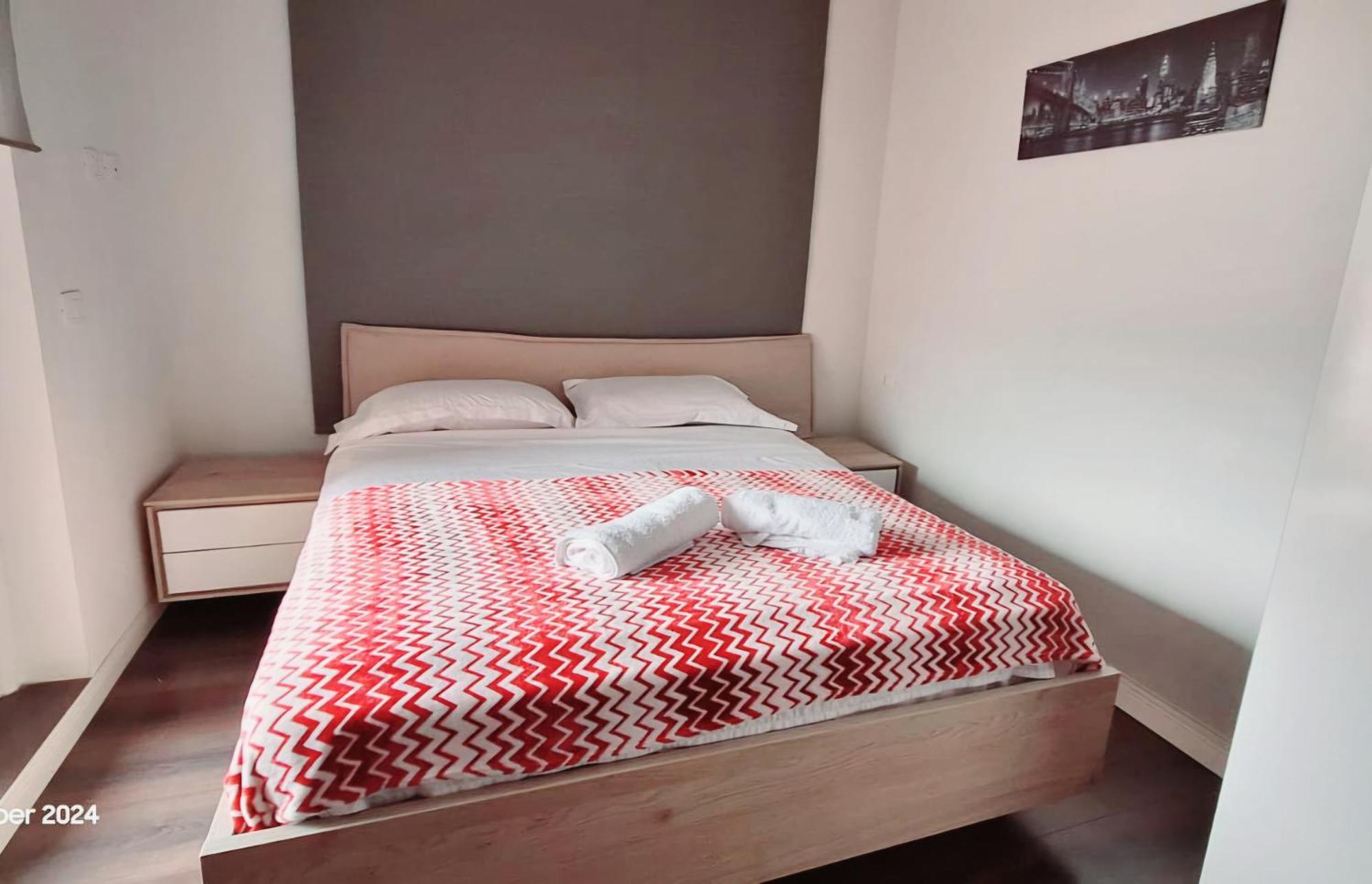 Modern Mountain View P&e Netflix Included Tirana